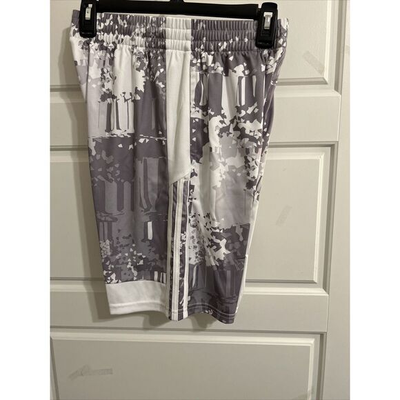 NWT Boy's Youth Adidas‎ Athletic Shorts Large AH5647  MSRP $30 - Picture 4 of 4
